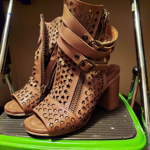 Freebird Teresa stars shoe - Picture 2 of 3